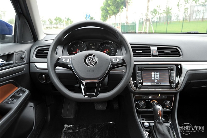 2015款 230TSI DSG舒適版