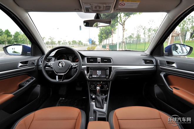 2015款 230TSI DSG舒適版