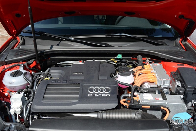 2015款 Sportback e-tron 運(yùn)動(dòng)型