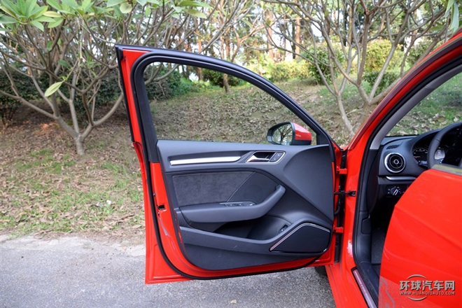 2015款 Sportback e-tron 運動型