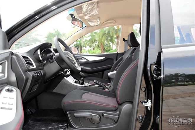 2015款 1.8L 手動舒適型