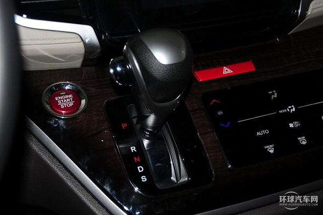 2015款 改款 2.4L 豪華版