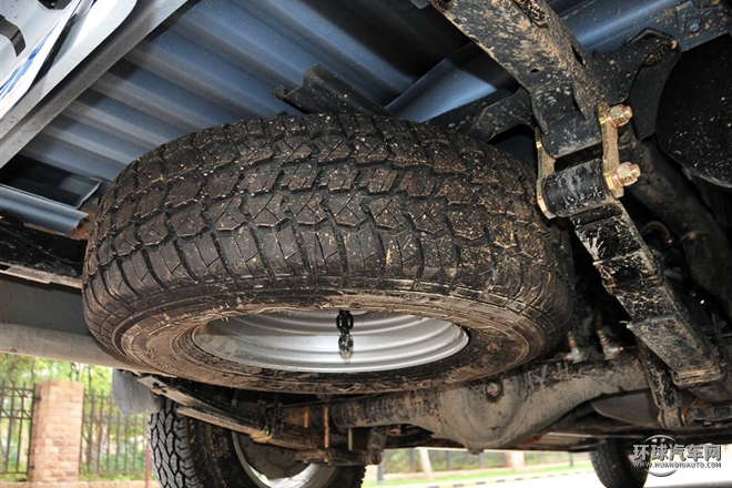 2015款 2.8T兩驅(qū)舒適版標(biāo)準(zhǔn)軸距JE493ZLQ4E