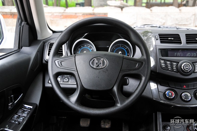 2015款 2.8T兩驅(qū)舒適版標(biāo)準(zhǔn)軸距JE493ZLQ4E