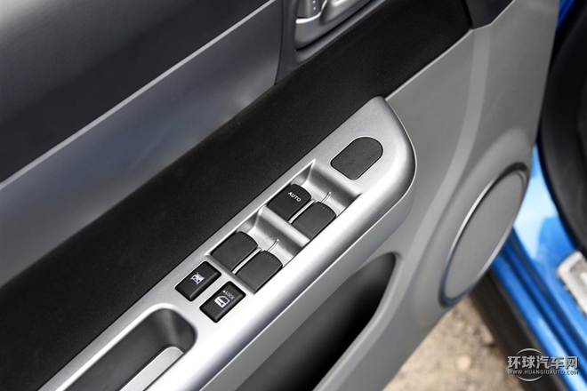 2015款 1.5L 自動限定版