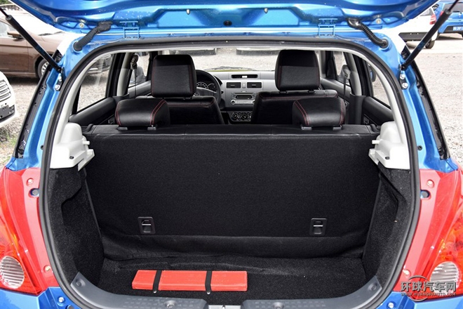 2015款 1.5L 自動(dòng)限定版