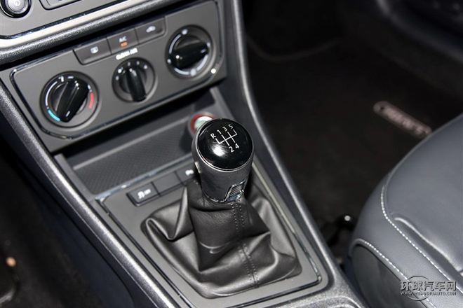 2015款 230TSI 手動豪華版