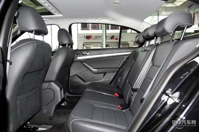 2015款 230TSI 手動舒適版