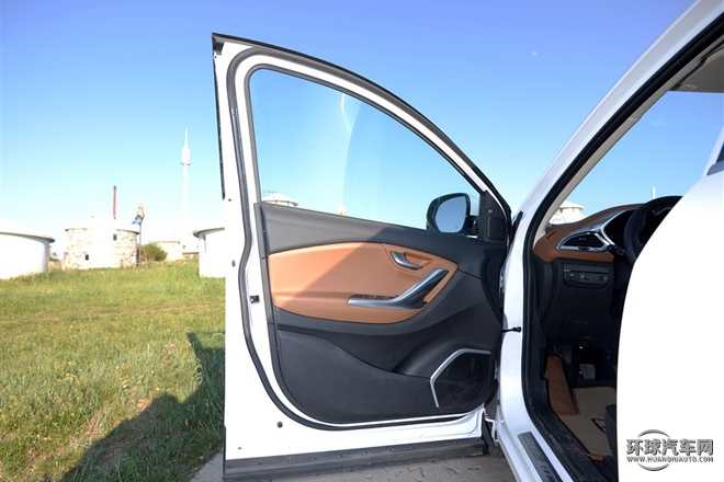 2015款 1.5T 手動尊貴型