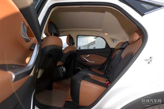 2015款 1.5T 手動尊貴型