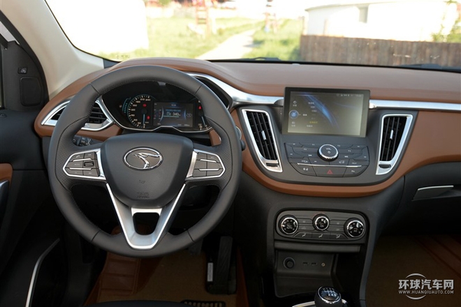 2015款 1.5T 手動尊貴型