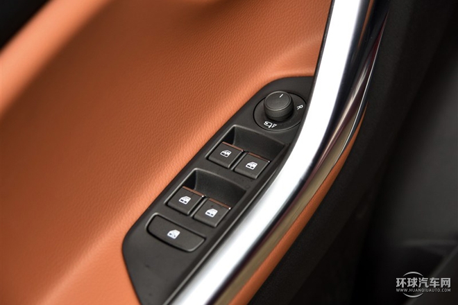 2015款 1.5T 自動尊貴型