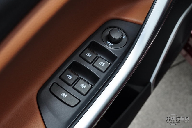 2015款 2.0T 手動運動豪華型