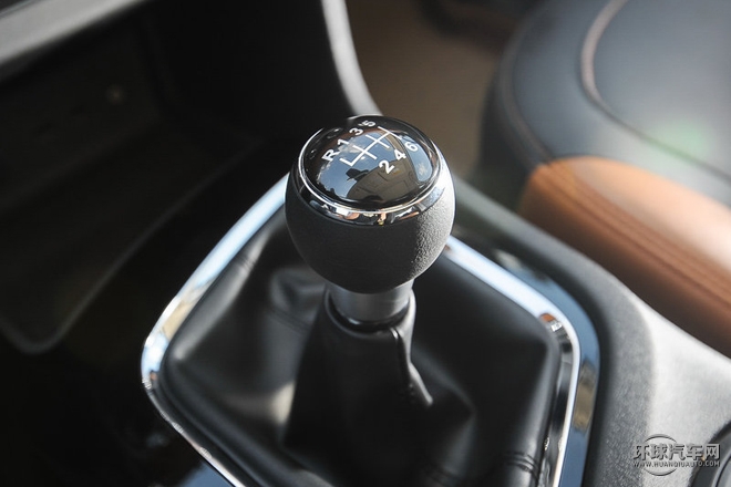 2015款 2.0T 手動運動旗艦型