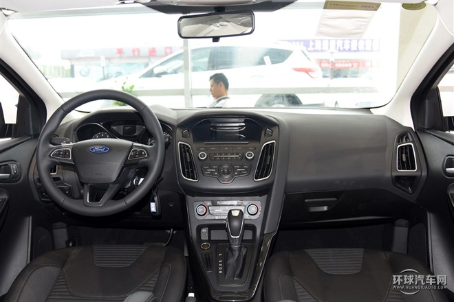 2015款 兩廂 1.6L 自動(dòng)風(fēng)尚型