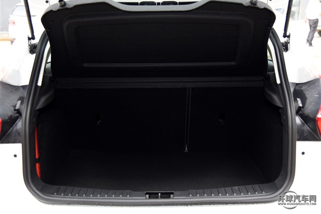 2015款 三廂 1.6L 自動舒適型