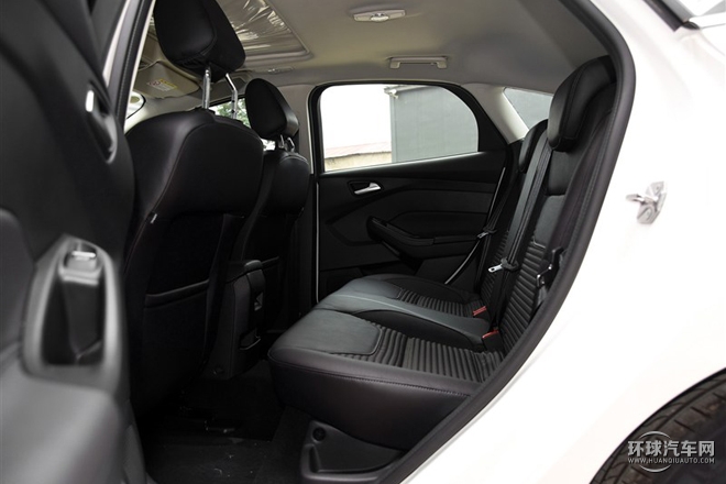 2015款 三廂 1.6L 自動舒適型