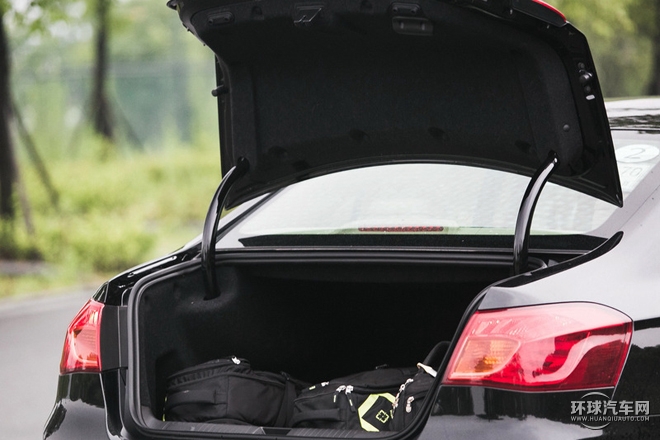 2015款 1.8T 豪華版