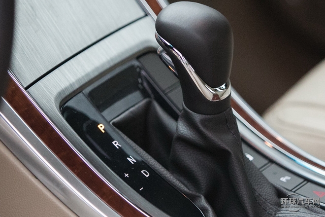 2015款 1.8T 豪華版