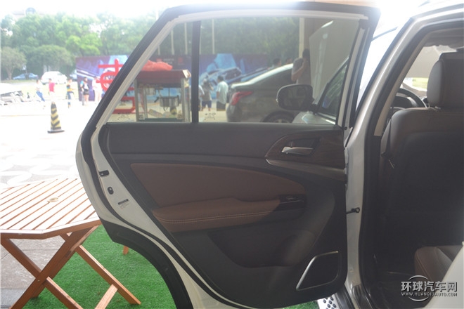 2015款 2.0T 四驅旗艦型