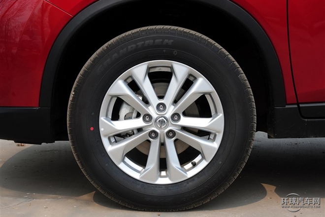 2015款 2.0L CVT舒適MAX版 2WD