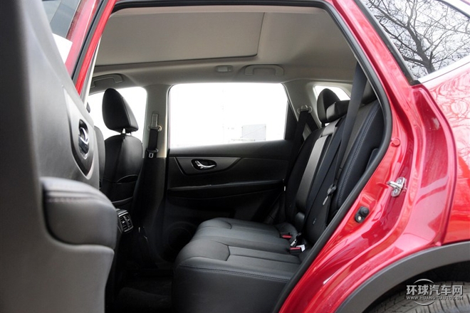 2015款 2.0L CVT舒適MAX版 2WD