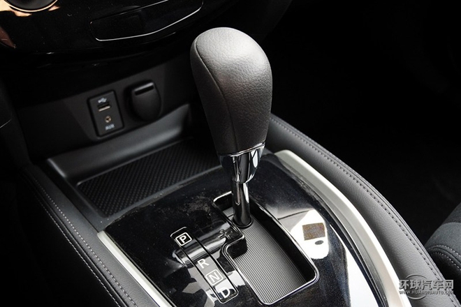 2015款 2.0L CVT舒適MAX版 2WD