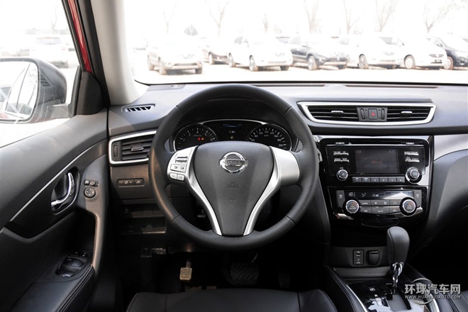 2015款 2.0L CVT舒適MAX版 2WD