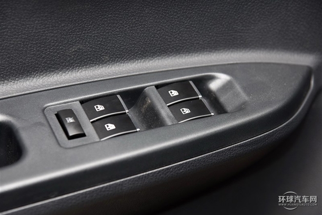 2015款 1.5L 自動進取型