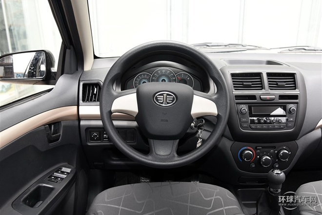 2015款 1.5L 自動進取型