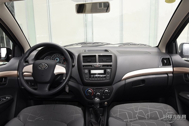 2015款 1.5L 自動進取型