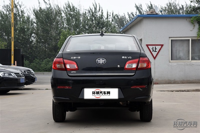 2015款 1.5L 自動進取型