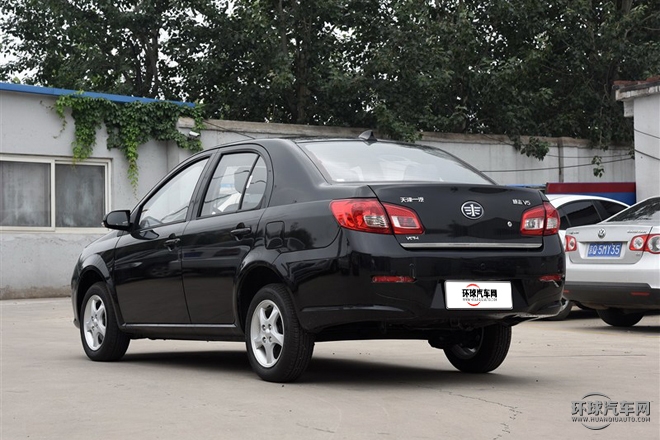 2015款 1.5L 自動進取型