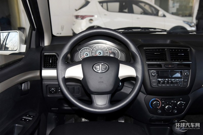 2015款 1.5L 自動(dòng)標(biāo)準(zhǔn)型