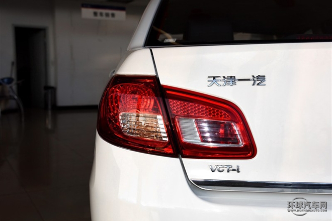2015款 1.5L 自動(dòng)標(biāo)準(zhǔn)型