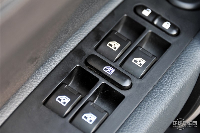 2015款 1.5T 手動豪華型