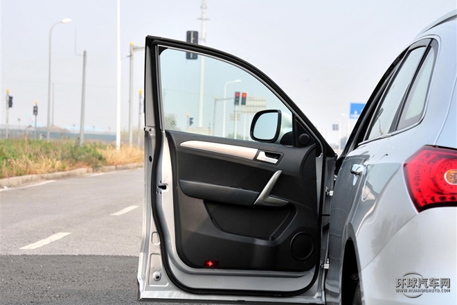 2015款 1.5T 手動豪華型