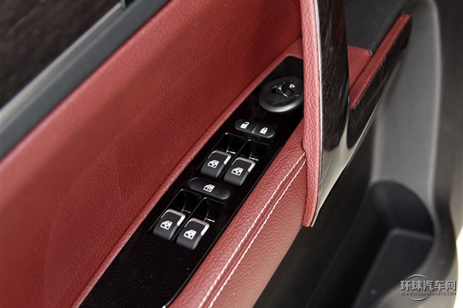 2015款 1.5T 手動旗艦型