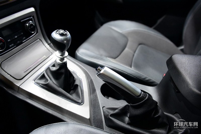 2015款 1.5T 手動尊貴型