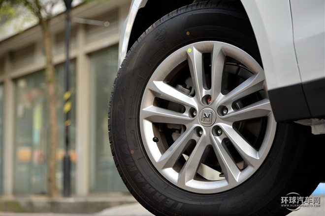 2015款 2.0T 手動尊貴型