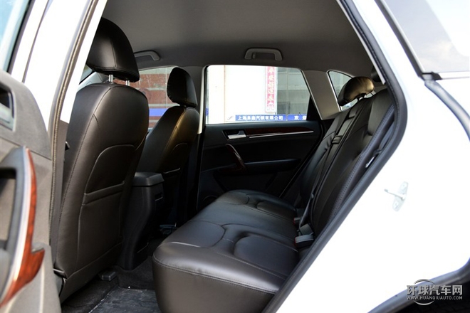 2015款 2.0T 手動尊貴型