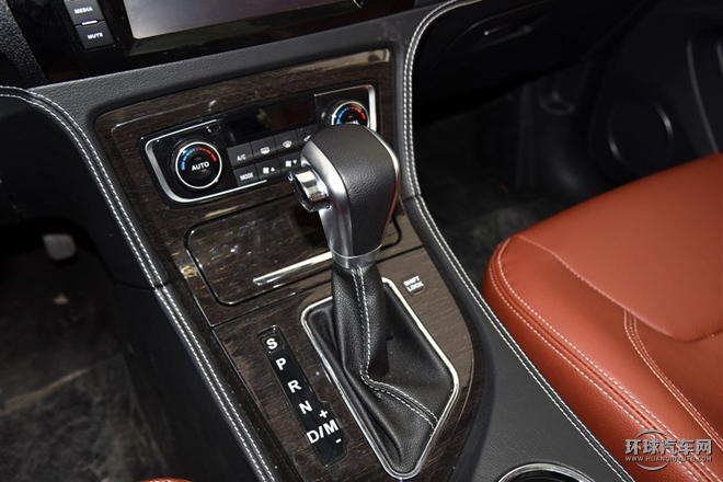 2015款 2.0T 自動尊貴型