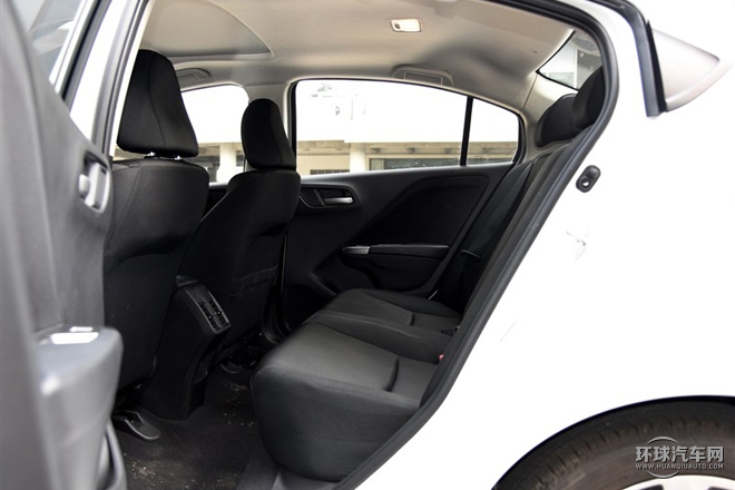 2015款 1.5L CVT豪華版