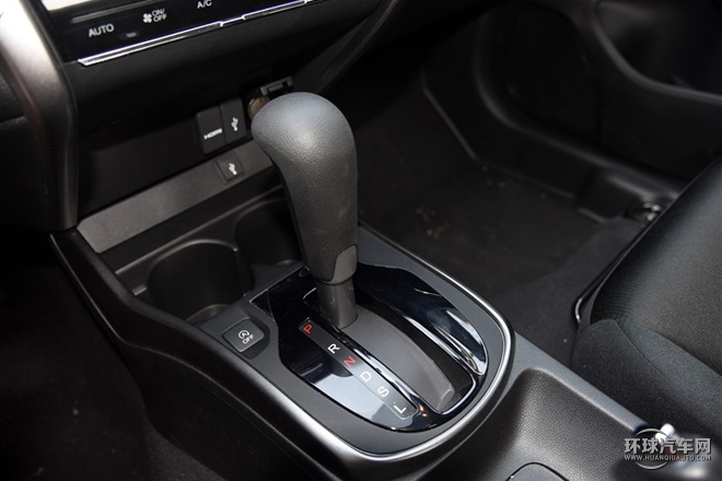 2015款 1.5L CVT豪華版
