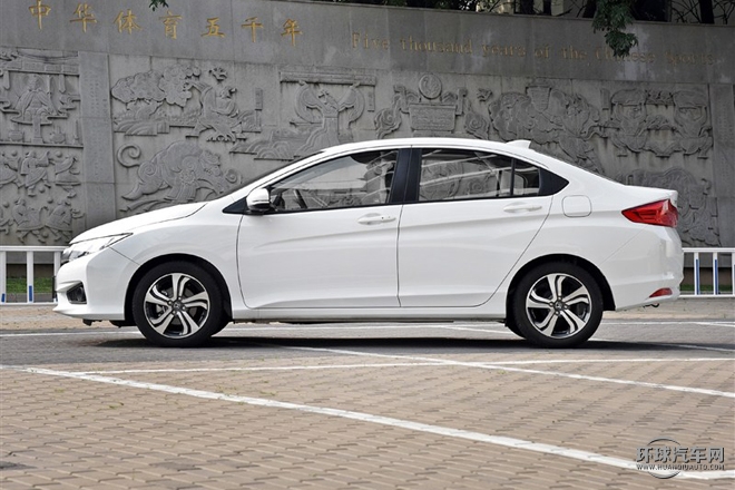 2015款 1.5L CVT豪華版
