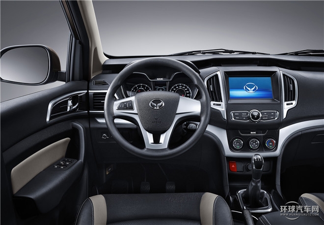 2015款 1.5L 手動舒適型