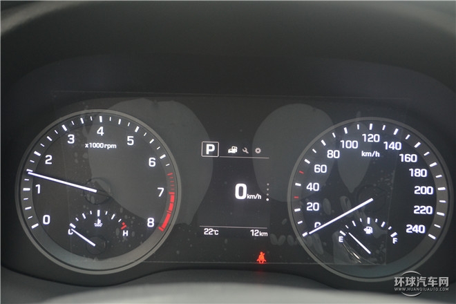 2015款 1.6T 雙離合四驅尊貴型