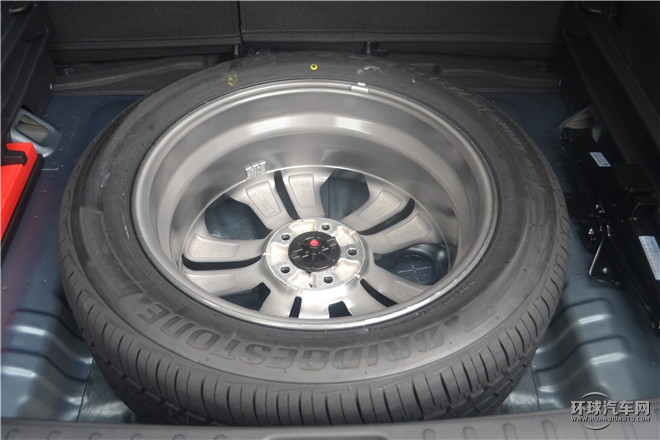 2015款 1.6T 雙離合兩驅舒適型