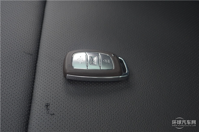 2015款 2.0L 自動兩驅智能型