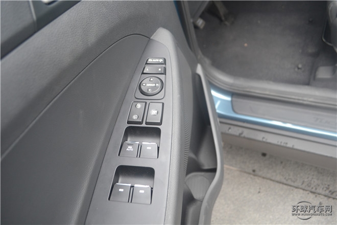 2015款 2.0L 自動兩驅舒適型